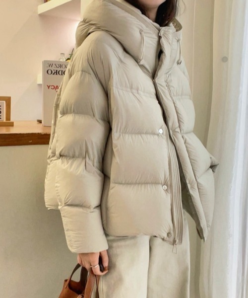 yuue' ( wear )(ユーイ)の「フードパーカーボリューム中綿ダウンジャケット(ダウンジャケット/コート・レディース・ブラック/アイボリー・FREE)」の20枚目の写真