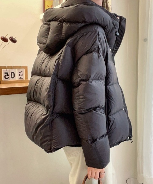 yuue' ( wear )(ユーイ)の「フードパーカーボリューム中綿ダウンジャケット(ダウンジャケット/コート・レディース・ブラック/アイボリー・FREE)」の11枚目の写真