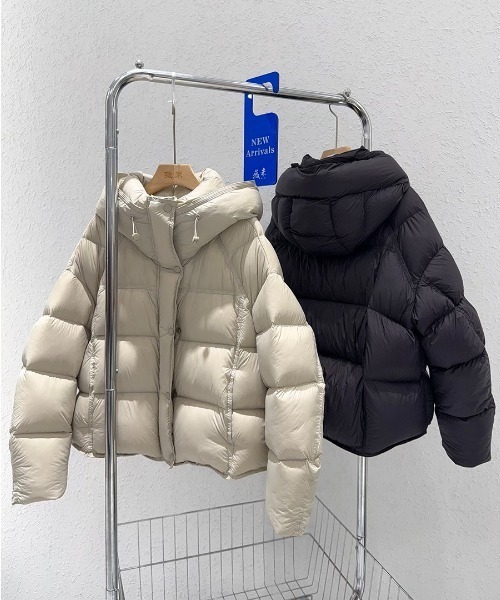 yuue' ( wear )(ユーイ)の「フードパーカーボリューム中綿ダウンジャケット(ダウンジャケット/コート・レディース・ブラック/アイボリー・FREE)」の15枚目の写真