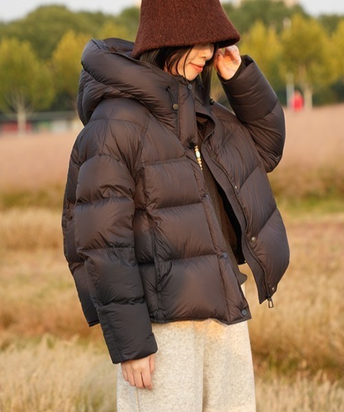 yuue' ( wear )(ユーイ)の「フードパーカーボリューム中綿ダウンジャケット(ダウンジャケット/コート・レディース・ブラック/アイボリー・FREE)」の8枚目の写真