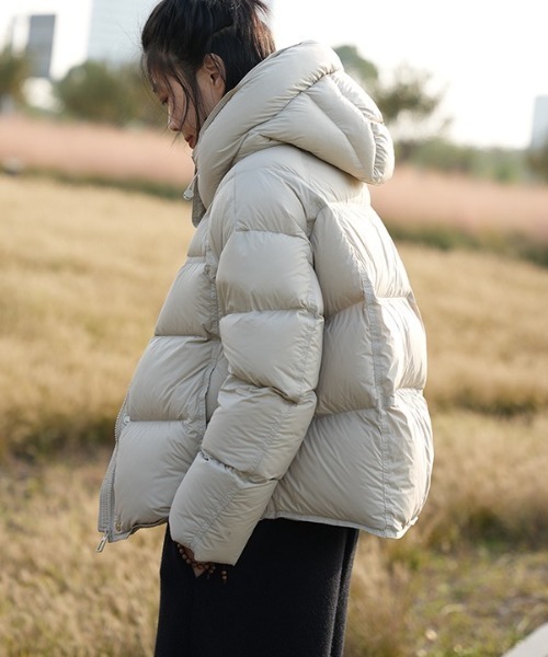 yuue' ( wear )(ユーイ)の「フードパーカーボリューム中綿ダウンジャケット(ダウンジャケット/コート・レディース・ブラック/アイボリー・FREE)」の19枚目の写真
