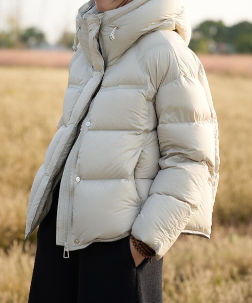 yuue' ( wear )(ユーイ)の「フードパーカーボリューム中綿ダウンジャケット(ダウンジャケット/コート・レディース・ブラック/アイボリー・FREE)」の18枚目の写真
