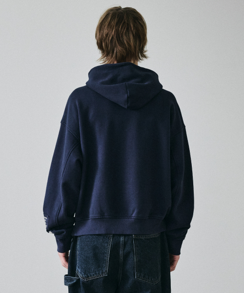 MAISON MINED（メゾンミネド）の「ALTERED VISION パッチフーディ ネイビー（パーカー・メンズ・その他・SMALL/MEDIUM/LARGE）」の4枚目の写真