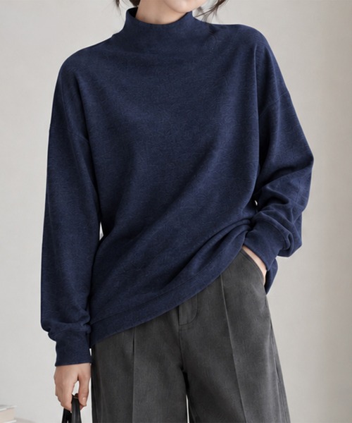 by LEGNA（バイレグナ）の「両面起毛ハイネックドロップショルダートップス（Tシャツ/カットソー・レディース・ブラック/ネイビー/アイボリー・LARGE/MEDIUM/SMALL）」の3枚目の写真