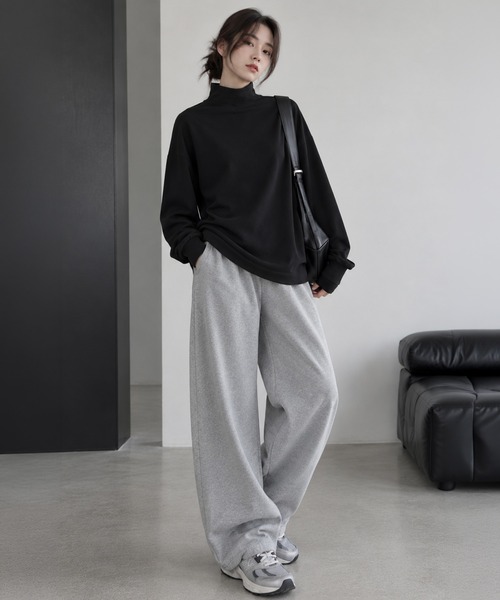 by LEGNA（バイレグナ）の「両面起毛ハイネックドロップショルダートップス（Tシャツ/カットソー・レディース・ブラック/ネイビー/アイボリー・LARGE/MEDIUM/SMALL）」の4枚目の写真