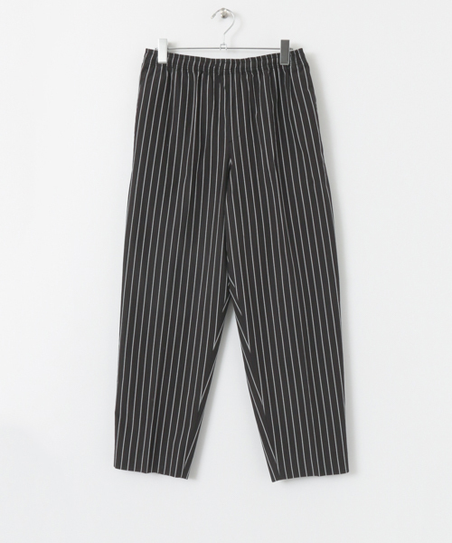 URBAN RESEARCH（アーバンリサーチ）の「UR ストライプアンクルベルトレスパンツ（その他パンツ・メンズ・ブラック/ネイビー・LARGE/MEDIUM）」の12枚目の写真