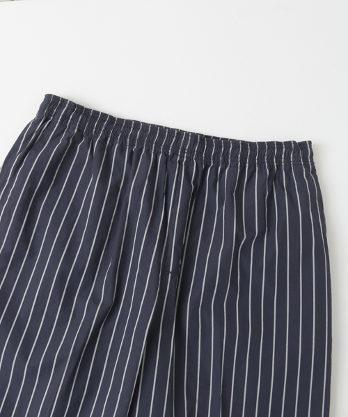 URBAN RESEARCH（アーバンリサーチ）の「UR ストライプアンクルベルトレスパンツ（その他パンツ・メンズ・ブラック/ネイビー・LARGE/MEDIUM）」の14枚目の写真