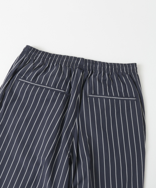 URBAN RESEARCH（アーバンリサーチ）の「UR ストライプアンクルベルトレスパンツ（その他パンツ・メンズ・ブラック/ネイビー・LARGE/MEDIUM）」の8枚目の写真