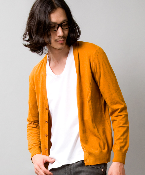 BEAUTY&YOUTH UNITED ARROWS（ビューティーアンドユースユナイテッドアローズ）の「by ∴ カラー ボタン Vネック カーディガン◆（カーディガン/ボレロ・メンズ・ブラック/ダークグリーン/ネイビー/マスタード・SMALL/MEDIUM/LARGE/X-LARGE）」の4枚目の写真