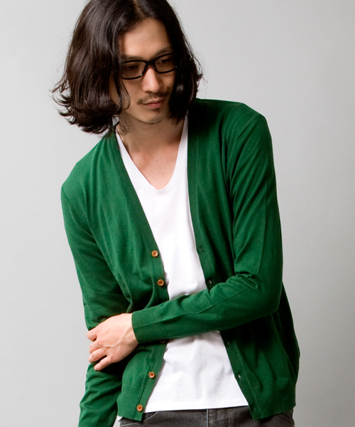 BEAUTY&YOUTH UNITED ARROWS（ビューティーアンドユースユナイテッドアローズ）の「by ∴ カラー ボタン Vネック カーディガン◆（カーディガン/ボレロ・メンズ・ブラック/ダークグリーン/ネイビー/マスタード・SMALL/MEDIUM/LARGE/X-LARGE）」の2枚目の写真