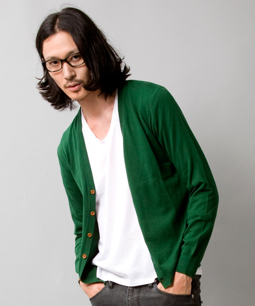 BEAUTY&YOUTH UNITED ARROWS（ビューティーアンドユースユナイテッドアローズ）の「by ∴ カラー ボタン Vネック カーディガン◆（カーディガン/ボレロ・メンズ・ブラック/ダークグリーン/ネイビー/マスタード・SMALL/MEDIUM/LARGE/X-LARGE）」の7枚目の写真