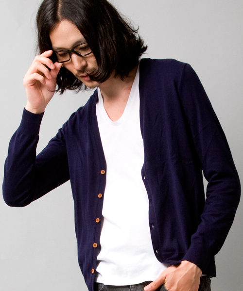 BEAUTY&YOUTH UNITED ARROWS（ビューティーアンドユースユナイテッドアローズ）の「by ∴ カラー ボタン Vネック カーディガン◆（カーディガン/ボレロ・メンズ・ブラック/ダークグリーン/ネイビー/マスタード・SMALL/MEDIUM/LARGE/X-LARGE）」の8枚目の写真