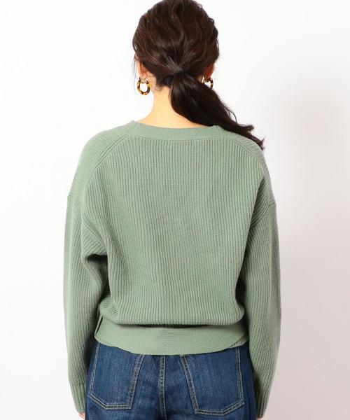 green label relaxing（グリーンレーベルリラクシング）の「CF カタアゼ ベルト Vネック カーディガン（カーディガン/ボレロ・レディース・ブラック/ナチュラル/オリーブ・FREE）」の17枚目の写真