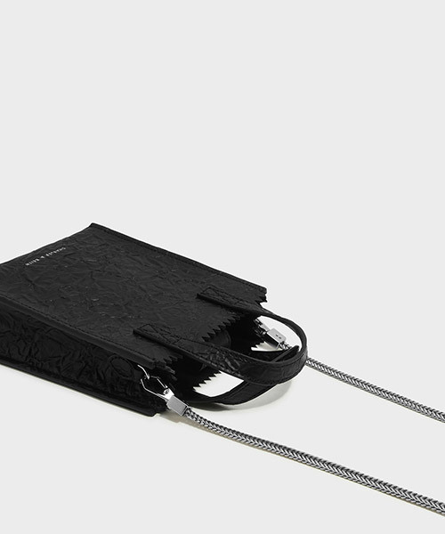 CHARLES & KEITH(チャールズ & キース)の「トートバッグ / TOTE BAG(トートバッグ・レディース・ブラック/レッド・S)」の12枚目の写真