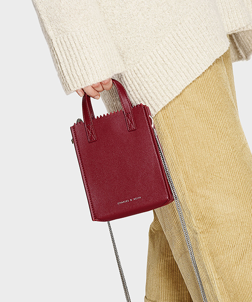 CHARLES & KEITH(チャールズ & キース)の「トートバッグ / TOTE BAG(トートバッグ・レディース・ブラック/レッド・S)」の4枚目の写真