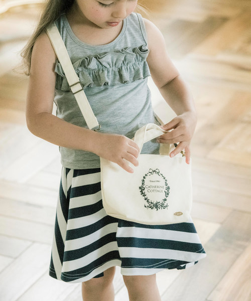 Catherine Cottage（キャサリンコテージ）の「ロゴトートミニポシェット/サコッシュバッグ（ショルダーバッグ・キッズ・ホワイト/ネイビー/サックスブルー/ピンク/ライラック・FREE）」の10枚目の写真