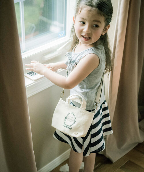 Catherine Cottage（キャサリンコテージ）の「ロゴトートミニポシェット/サコッシュバッグ（ショルダーバッグ・キッズ・ホワイト/ネイビー/サックスブルー/ピンク/ライラック・FREE）」の11枚目の写真