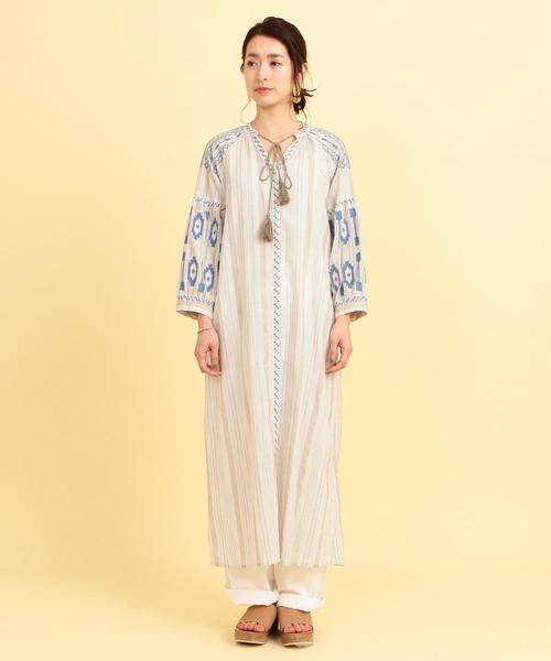 BEAUTY&YOUTH UNITED ARROWS（ビューティーアンドユースユナイテッドアローズ）の「BY∴ エンブロイダリーマキシワンピース -2WAY- о（ワンピース・レディース・ホワイト/ナチュラル・FREE）」の13枚目の写真