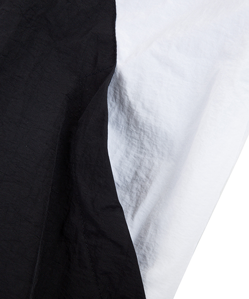 PUNYUS（プニュズ）の「切り替えナイロンジャケット（ナイロンジャケット・レディース・ブラック/ピンク/ブルー・4/3）」の12枚目の写真