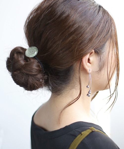 ANEMONE（アネモネ）の「透かしレースモチーフを閉じ込めたクリアヘアゴム（ヘアゴム・レディース・ブルー/ミント/オレンジ/イエロー・FREE）」の2枚目の写真