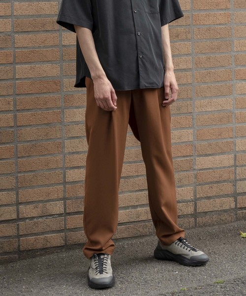 MAISON SPECIAL（メゾンスペシャル）の「ハイツイストダブルクロスリラックスパンツ 【MAISON SPECIAL/メゾンスペシャル】（その他パンツ・メンズ・ブラック/ブルー/キャメル・44/46/48）」の6枚目の写真