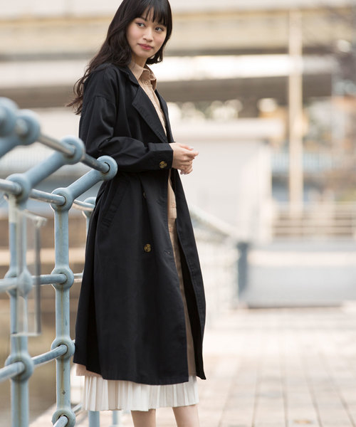 Luz Llena(ラズレナ)の「ベルト付ビッグシルエットトレンチコート(トレンチコート・レディース・ブラック/ベージュ・MEDIUM)」の2枚目の写真