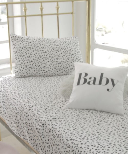 eimy istoire�i�G�C�~�[�C�X�g���[���j�́u�R�b�g���s���P�[�X�i�x�b�h���l���j�v�b�z���C�g×�u���b�N