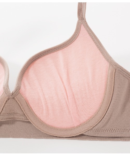 PEACH JOHN（ピーチジョン）の「【フィット感が良くズレにくい！高さある美胸】ワークブラ（ブラジャー・レディース・ブラック/オフホワイト/ピンク/ブラウン・B65/B70/C70/D70/B75/A70/A75/C65/C75/D65/D75/E65/E70/E75/F65/F70/F75/B80/C80）」の12枚目の写真