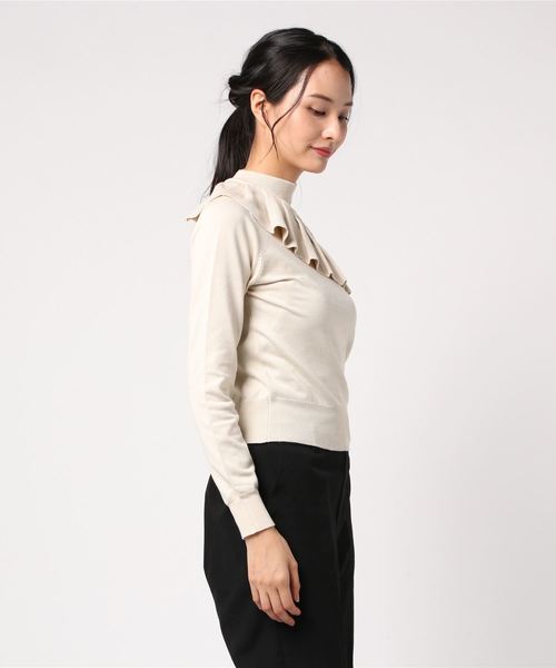 archives（アルシーヴ）の「ワンショルフリルニット（ニット/セーター・レディース・ブラック/アイボリー/ピンクベージュ・MEDIUM）」の4枚目の写真