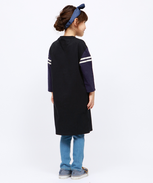 RUGGEDWORKS（ラゲッドワークス）の「【親子お揃い】ガールズクルーネック袖ライン天竺ワンピース（ワンピース・キッズ・ダークブルー/ブラック・130cm/140cm/90㎝/150cm/110cm/100cm/120cm）」の6枚目の写真