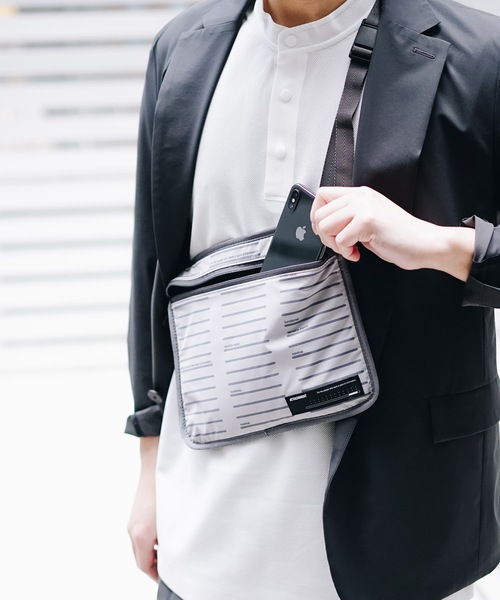 ATTACHMENT(アタッチメント)の「T400ストレッチタフタ サコッシュ(ショルダーバッグ・メンズ・グレー/ネイビー/オレンジ・ONESIZE)」の11枚目の写真