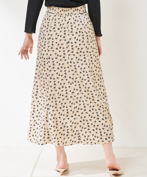 natural couture（ナチュラルクチュール）の「マーガレット花柄パイピングスカート（スカート・レディース・オフホワイト/ブラック・FREE）」の14枚目の写真