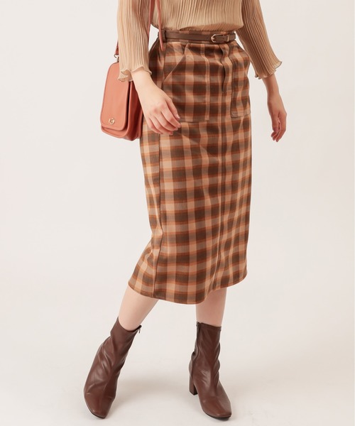 natural couture（ナチュラルクチュール）の「ポンチスエードタイトスカート（スカート・レディース・ブルー/アイボリー/その他1/その他2/レンガ/その他3/イエロー/ラベンダー・FREE）」の6枚目の写真