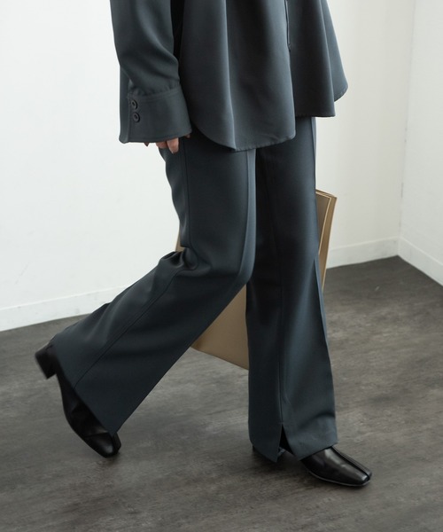 Aunt Marie's（アントマリーズ）の「【低身長向けSサイズ有】サイドスリットセンタープレスフレアパンツ 2020AW / AUNT MARIE'S（スラックス・レディース・チャコールグレー/ブラウン/アイボリー・SMALL/FREE）」の5枚目の写真