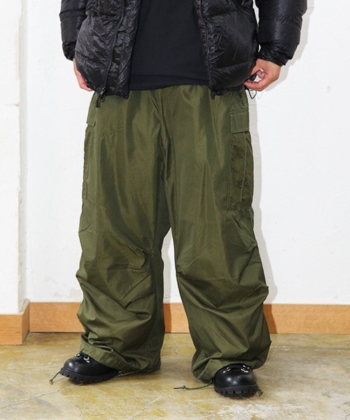 MILITARY(ミリタリー)の「DEAD STOCK M-51 SHELL PANT(カーゴパンツ・メンズ・オリーブ・MEDIUM)」の1枚目の写真