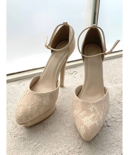 RESEXXY(リゼクシー)の「レース切替パンプス(パンプス・レディース・オフホワイト/ブラック/ベージュ・SMALL/MEDIUM/LARGE)」の3枚目の写真