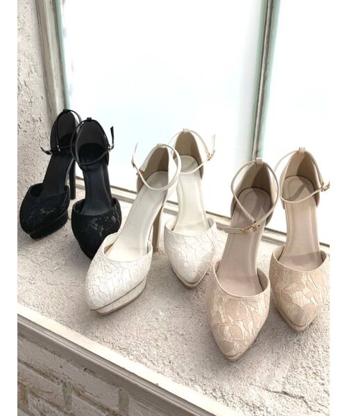 RESEXXY(リゼクシー)の「レース切替パンプス(パンプス・レディース・オフホワイト/ブラック/ベージュ・SMALL/MEDIUM/LARGE)」の6枚目の写真