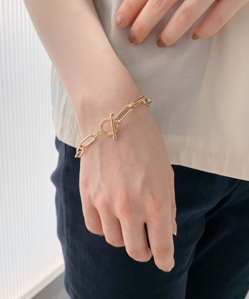 iso（イソ）の「スクエアチェーンブレスレット（ブレスレット・レディース・ゴールド/シルバー・FREE）」の2枚目の写真