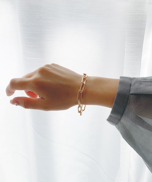 iso（イソ）の「スクエアチェーンブレスレット（ブレスレット・レディース・ゴールド/シルバー・FREE）」の4枚目の写真