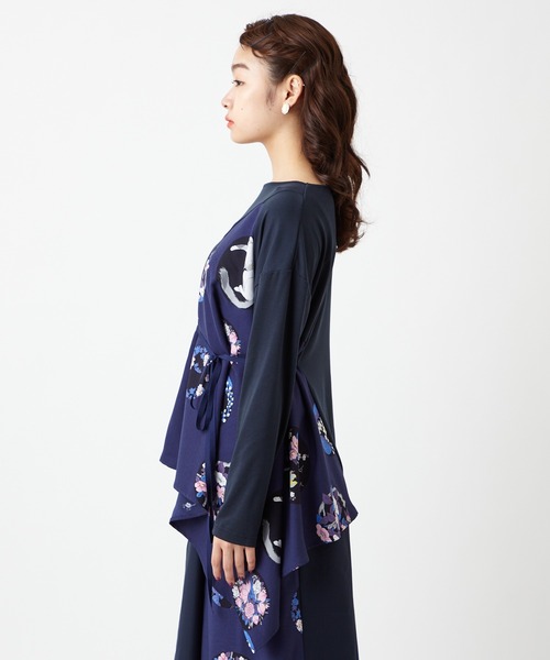 ふりふ（フリフ）の「【キクマツバメ・花天井】イレギュラーヘムトップス（Tシャツ/カットソー・レディース・ネイビー/オフホワイト・FREE）」の7枚目の写真