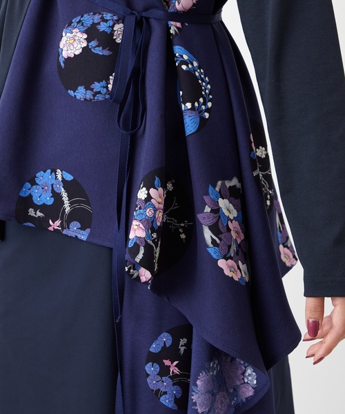 ふりふ（フリフ）の「【キクマツバメ・花天井】イレギュラーヘムトップス（Tシャツ/カットソー・レディース・ネイビー/オフホワイト・FREE）」の11枚目の写真