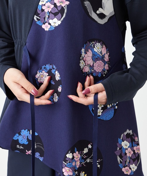 ふりふ（フリフ）の「【キクマツバメ・花天井】イレギュラーヘムトップス（Tシャツ/カットソー・レディース・ネイビー/オフホワイト・FREE）」の19枚目の写真