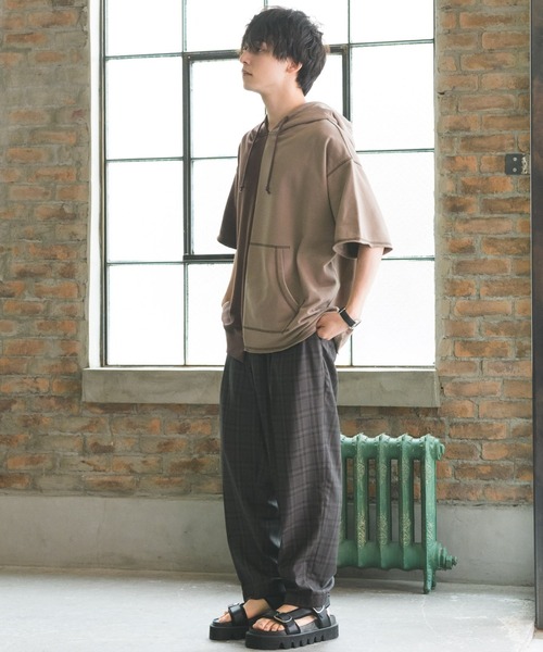 Alpinus（アルピナス）の「Alpinus - bi-color foodie pullover / バイカラーフーディープルオーバー（パーカー・メンズ・ブラック/ベージュ・SMALL/MEDIUM）」の13枚目の写真