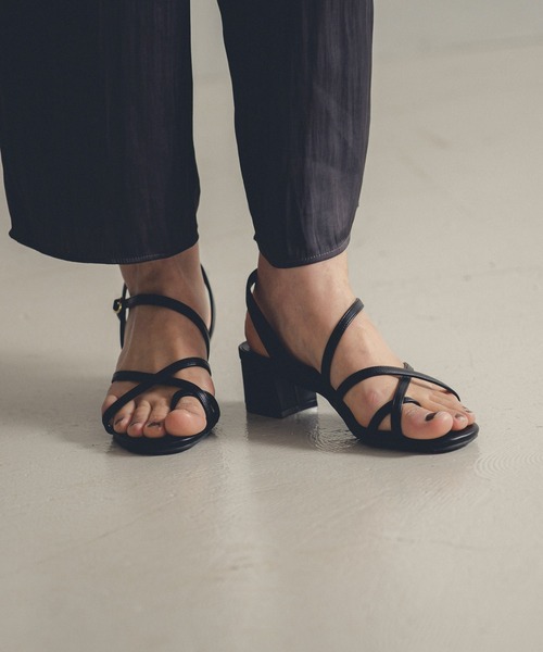 GLOBAL WORK(グローバルワーク)の「片手で履けるトングサンダル/935393(サンダル・レディース・ブラック/ライトベージュ/ライトグリーン/ホワイト・SMALL/MEDIUM/LARGE)」の3枚目の写真