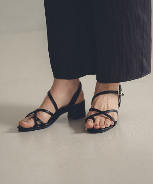 GLOBAL WORK(グローバルワーク)の「片手で履けるトングサンダル/935393(サンダル・レディース・ブラック/ライトベージュ/ライトグリーン/ホワイト・SMALL/MEDIUM/LARGE)」の7枚目の写真