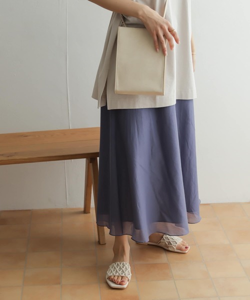 URBAN RESEARCH DOORS（アーバンリサーチドアーズ）の「コットンシルクロングスカート（スカート・レディース・ベージュ/パープル/ネイビー・ONE）」の22枚目の写真