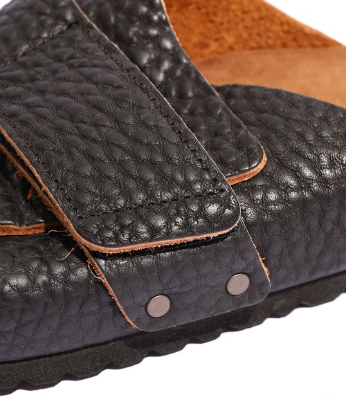 ビルケンシュトック　サンダル オール黒で街履きにぴったり。ビルケンシュトックの最強コラボ