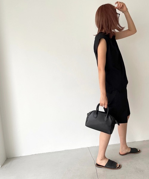 CANAL JEAN(キャナルジーン)の「El mar(エルマール) フェイクレザーラウンドバッグ(ハンドバッグ・レディース・ブラック・ONE SIZE)」の2枚目の写真