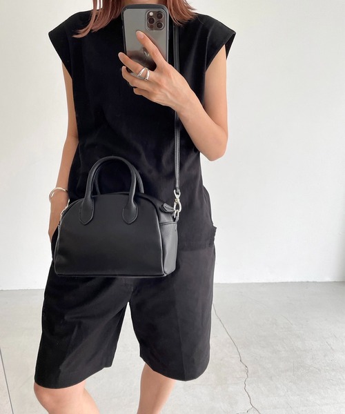 CANAL JEAN(キャナルジーン)の「El mar(エルマール) フェイクレザーラウンドバッグ(ハンドバッグ・レディース・ブラック・ONE SIZE)」の4枚目の写真