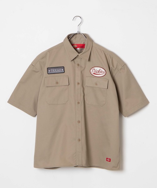 Dickies（ディッキーズ）の「∴WEGO/別注 Dickiesビックシルエット5分袖ワークシャツ（シャツ/ブラウス・メンズ・ダークグリーン/ベージュ/ワイン・MEDIUM/LARGE）」の2枚目の写真